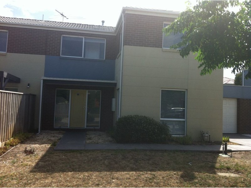 16  Brentwood Place, Roxburgh Park VIC 3064