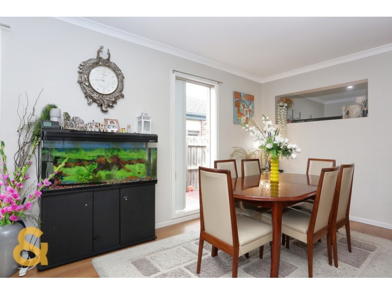 6 Hayfield Road, Roxburgh Park VIC 3064