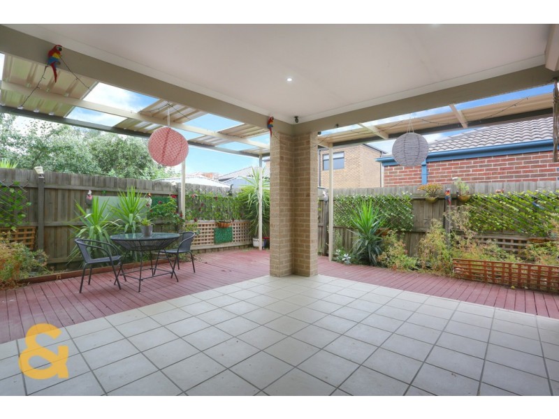 6 Hayfield Road, Roxburgh Park VIC 3064