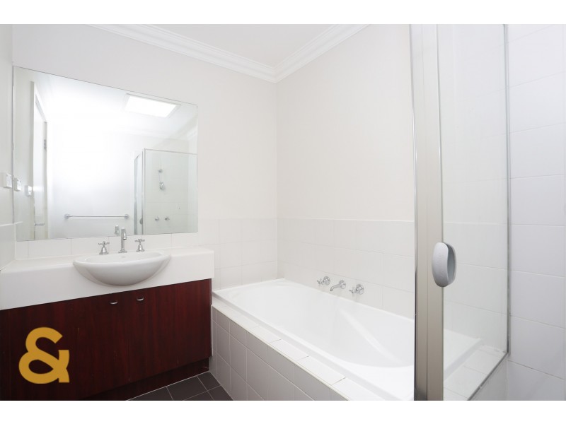 2 Viewbank Circuit, Roxburgh Park VIC 3064