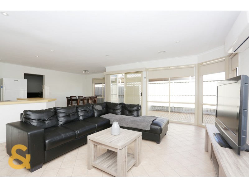 13 Morgan Court, Roxburgh Park VIC 3064