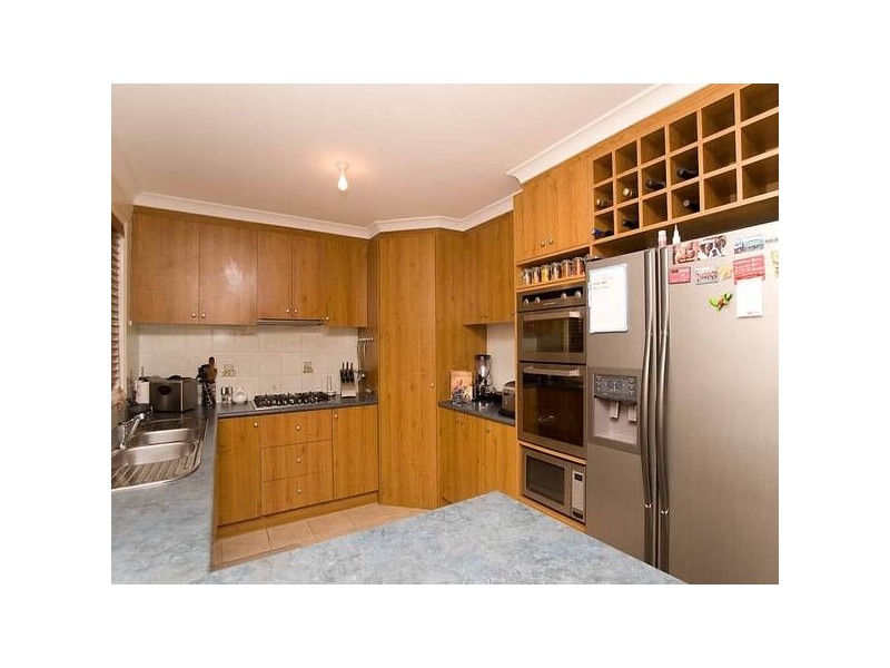 19 Sandover Drive, Roxburgh Park VIC 3064