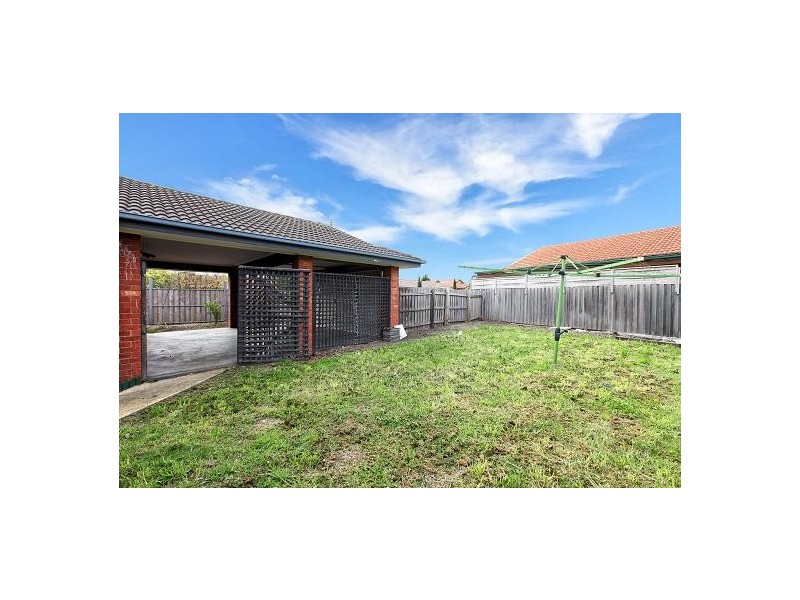 1 Harvey Court, Roxburgh Park VIC 3064