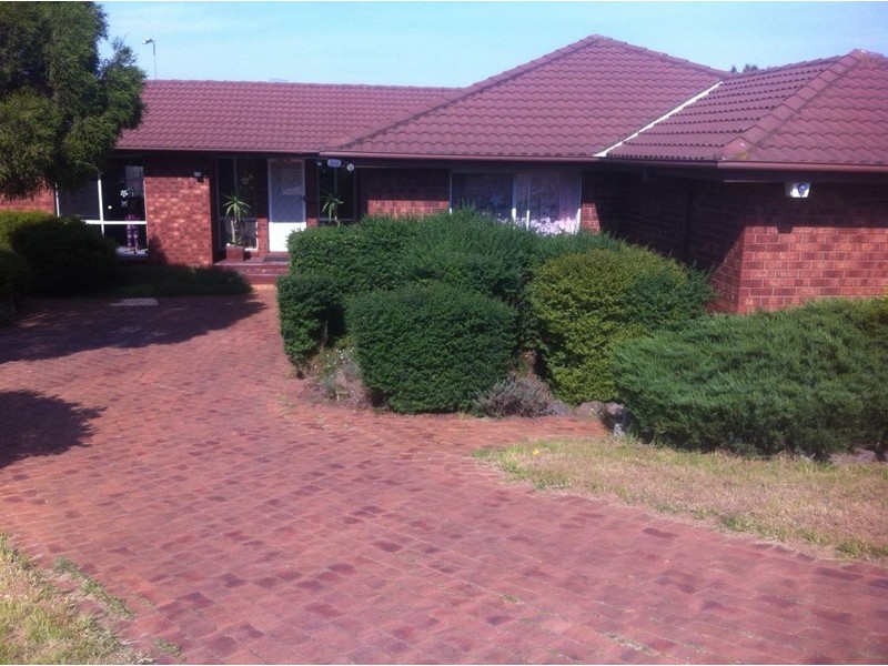 8 Linden Close, Meadow Heights VIC 3048