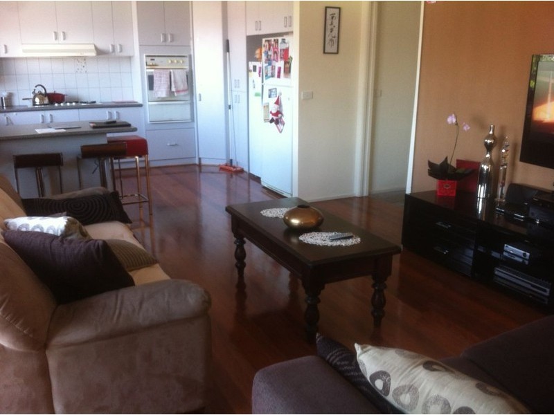 8 Linden Close, Meadow Heights VIC 3048