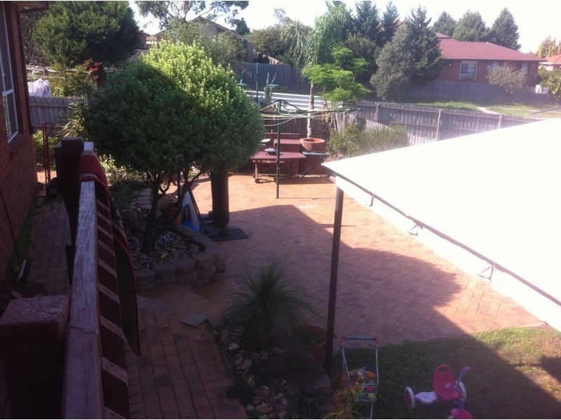 8 Linden Close, Meadow Heights VIC 3048