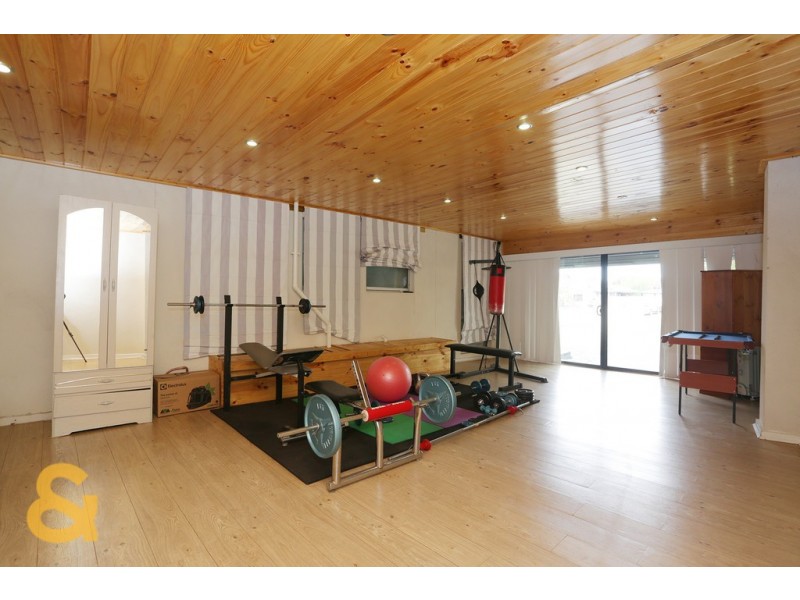 13 Glenmaggie Court, Meadow Heights VIC 3048