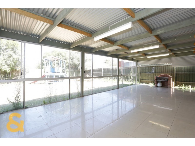 22 Shortridge Circuit, Roxburgh Park VIC 3064