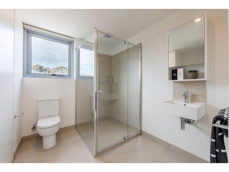303/64 Sahi Crescent, Roxburgh Park VIC 3064