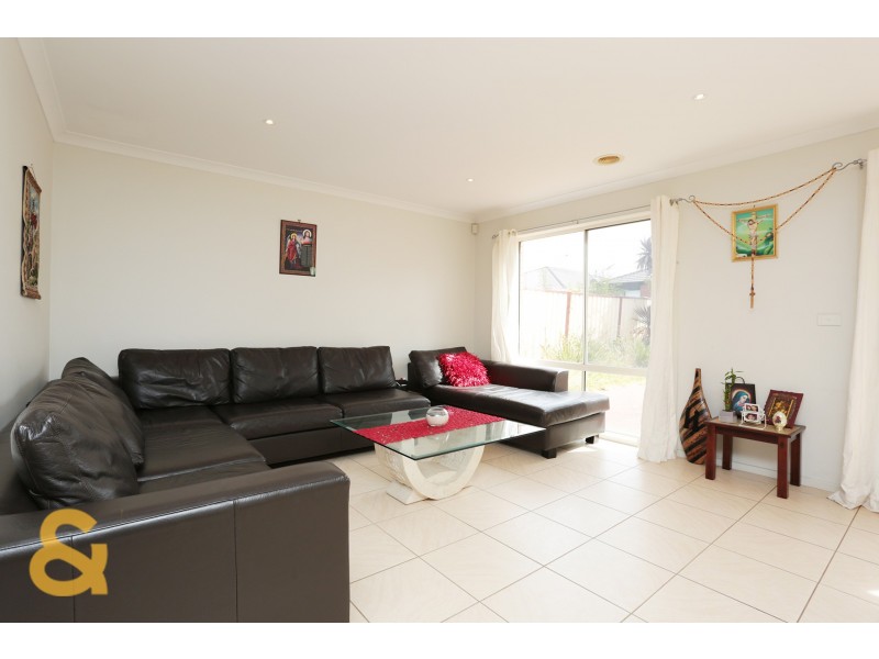 12 Peartree Court, Roxburgh Park VIC 3064