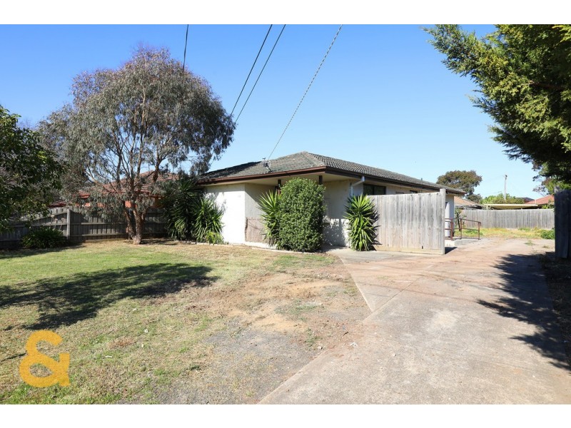 48 Woodburn Crescent, Meadow Heights VIC 3048