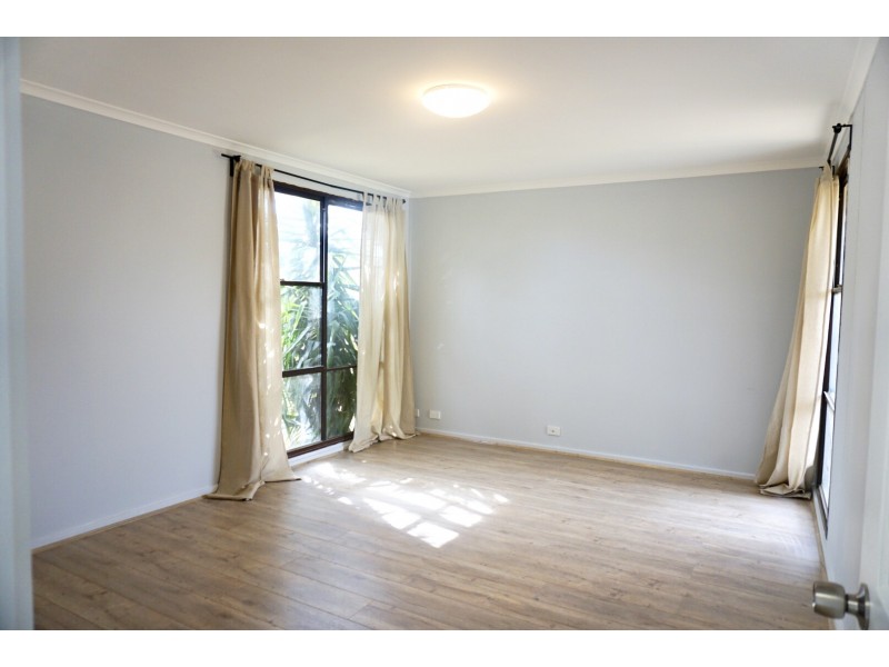 48 Woodburn Crescent, Meadow Heights VIC 3048