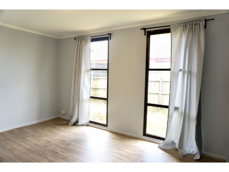 48 Woodburn Crescent, Meadow Heights VIC 3048