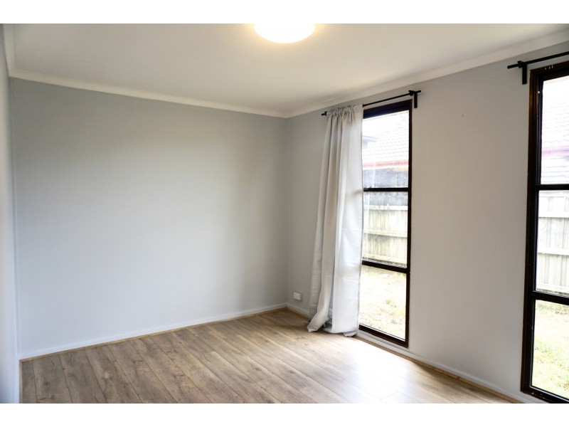 48 Woodburn Crescent, Meadow Heights VIC 3048