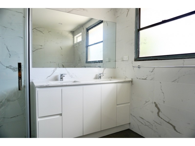 48 Woodburn Crescent, Meadow Heights VIC 3048