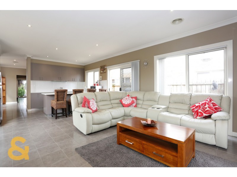 23 Donvale Avenue, Roxburgh Park VIC 3064