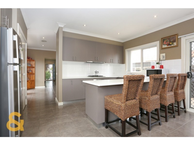 23 Donvale Avenue, Roxburgh Park VIC 3064