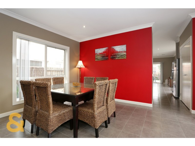 23 Donvale Avenue, Roxburgh Park VIC 3064