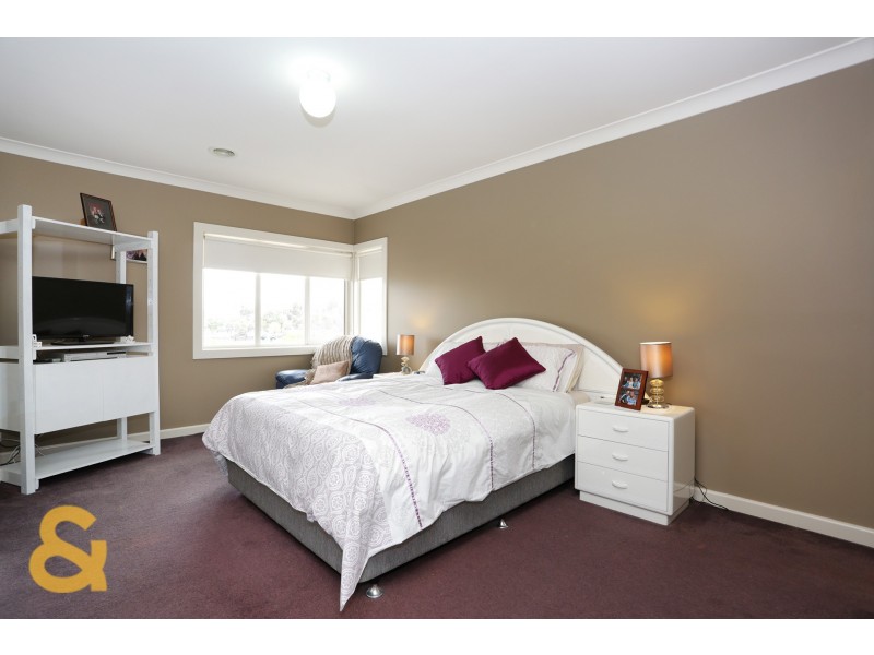 23 Donvale Avenue, Roxburgh Park VIC 3064