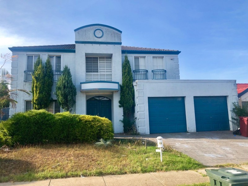 73 McKenzie Crescent, Roxburgh Park VIC 3064