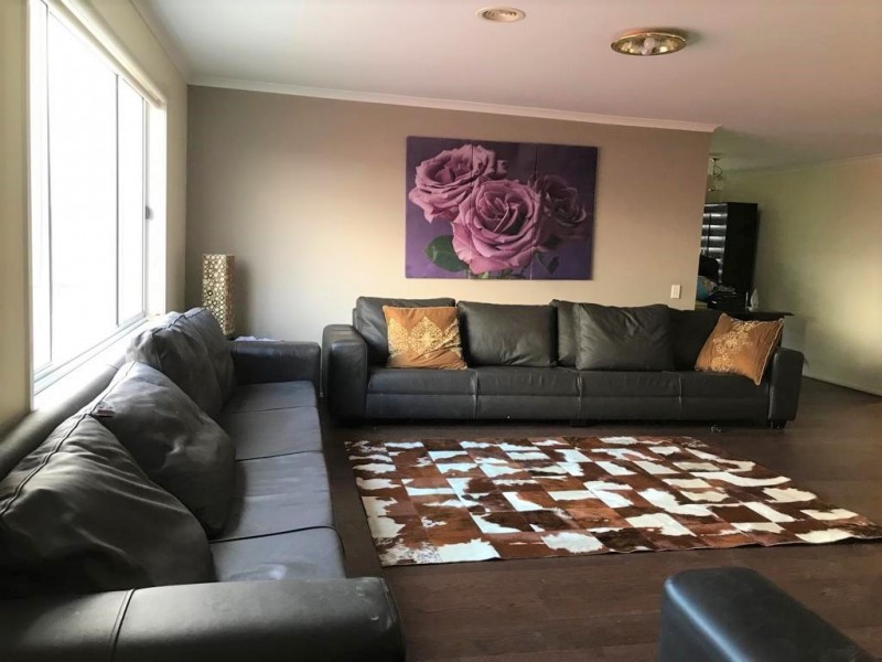73 McKenzie Crescent, Roxburgh Park VIC 3064