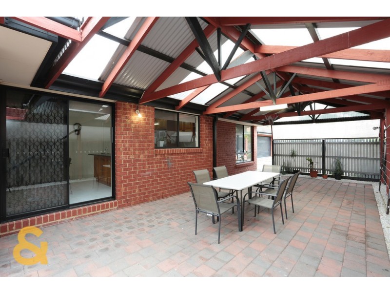 26 Edgecombe Way, Roxburgh Park VIC 3064