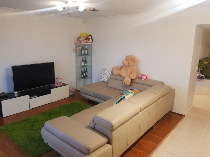 12 Pecos Pl, Roxburgh Park VIC 3064