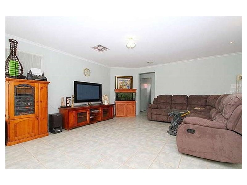 25 Mcconnell Crescent, Roxburgh Park VIC 3064