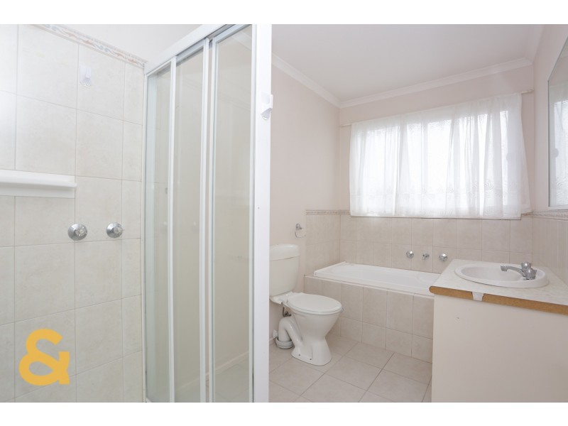 28 Athol Avenue, Roxburgh Park VIC 3064