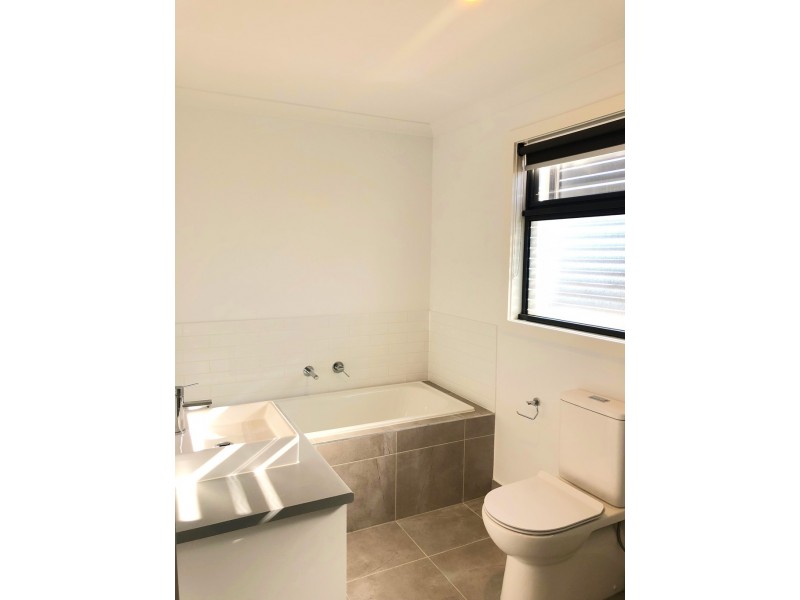 24/205 James Mirams Drive, Roxburgh Park VIC 3064