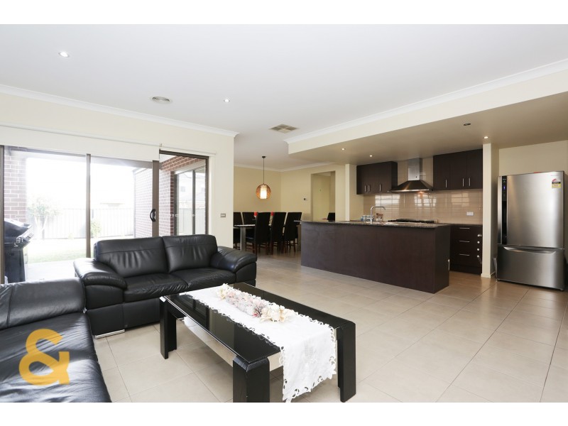 91 Biltmore Crescent, Roxburgh Park VIC 3064