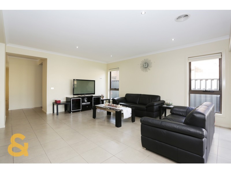 91 Biltmore Crescent, Roxburgh Park VIC 3064