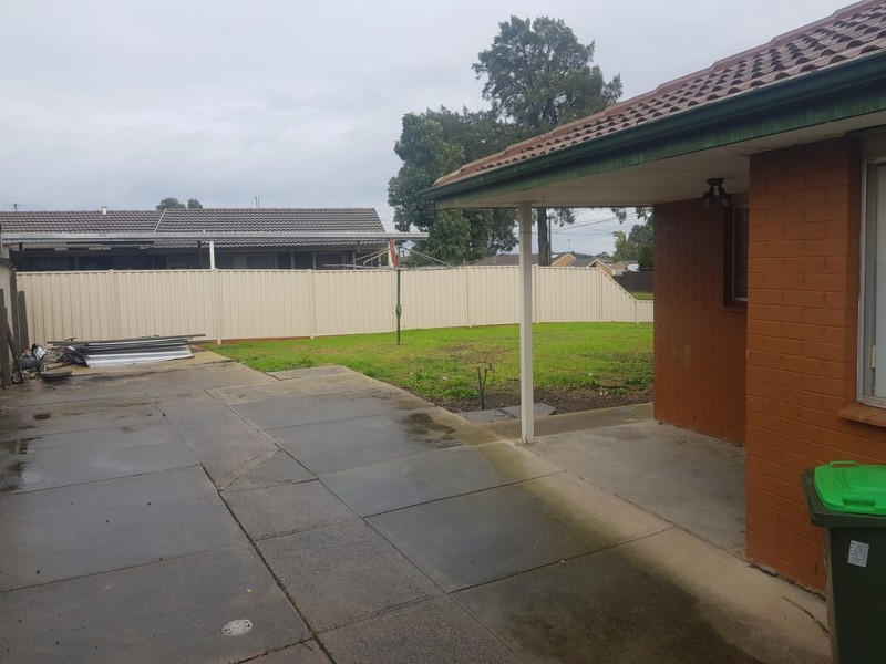 2 Dartmoor Court, Meadow Heights VIC 3048