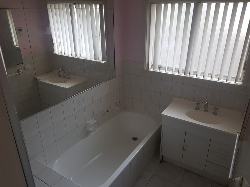 2 Dartmoor Court, Meadow Heights VIC 3048