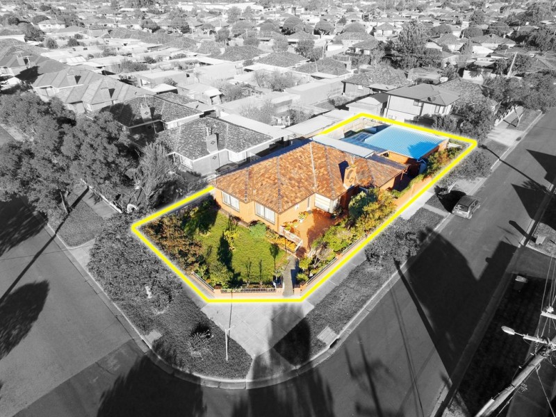 17 Tunaley Parade, Reservoir VIC 3073