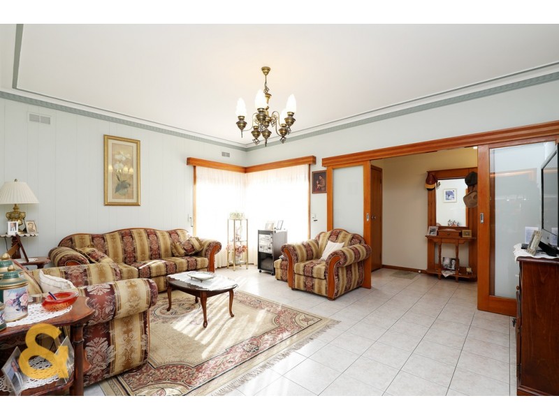 17 Tunaley Parade, Reservoir VIC 3073