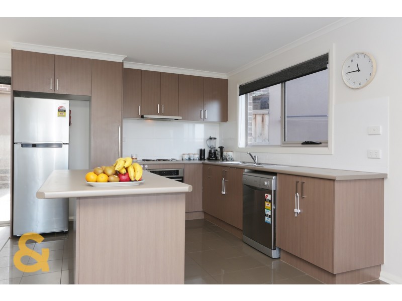 36 Windrock Avenue, Craigieburn VIC 3064