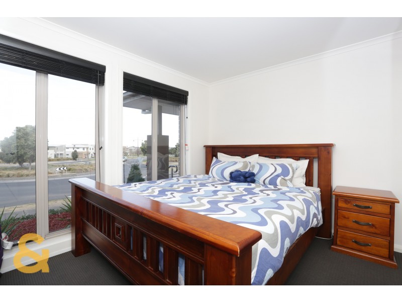 36 Windrock Avenue, Craigieburn VIC 3064