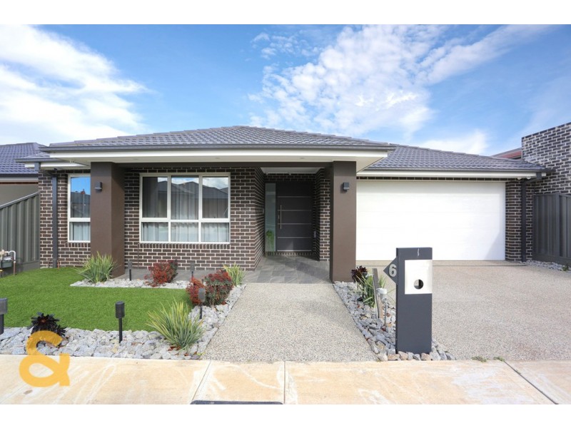 6 Mountaineer Drive, Roxburgh Park VIC 3064