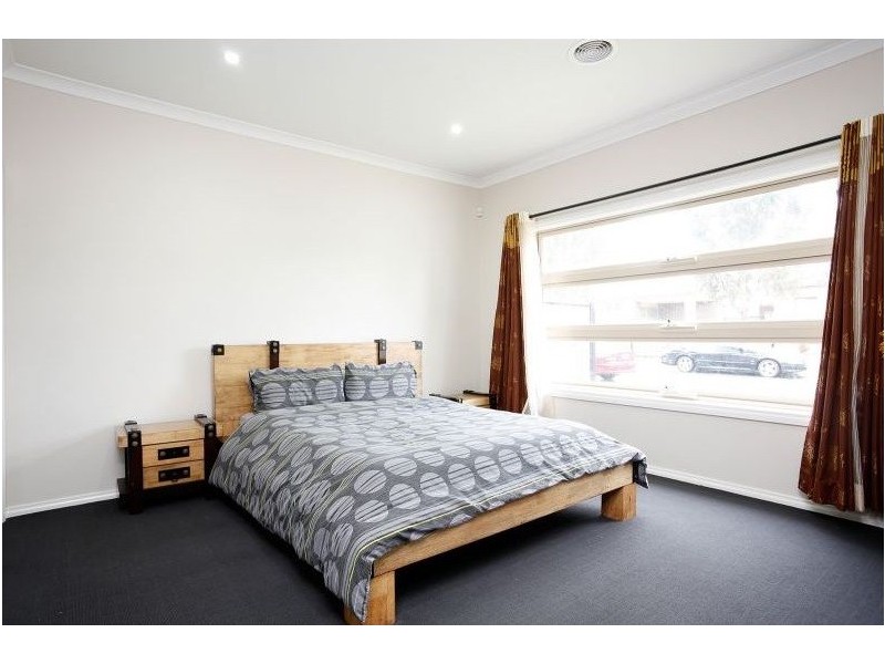 19 Flannery Street, Craigieburn VIC 3064