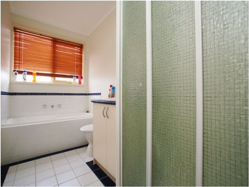 22 Kennedy Parade, Roxburgh Park VIC 3064