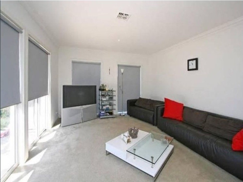 12 Portland Pl, Roxburgh Park VIC 3064