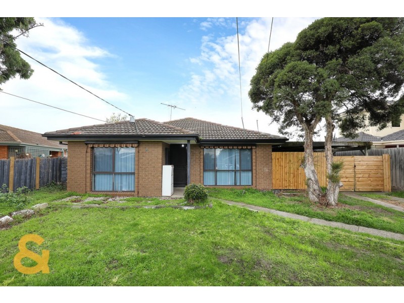 8 Denver Court, Meadow Heights VIC 3048