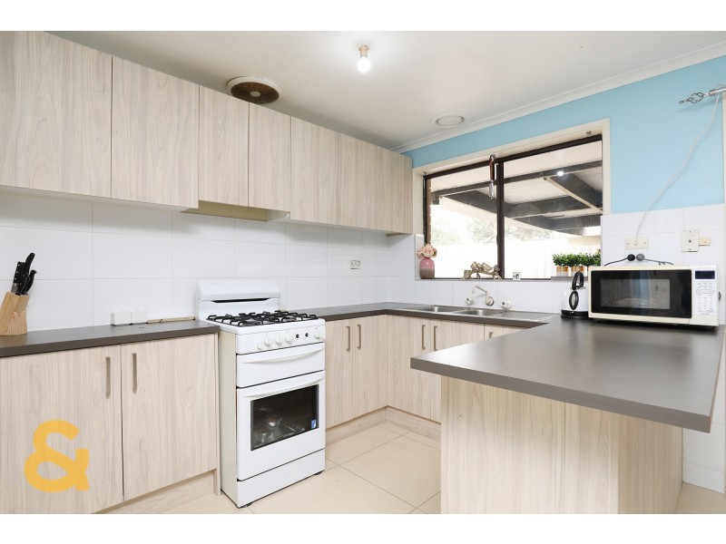 8 Denver Court, Meadow Heights VIC 3048