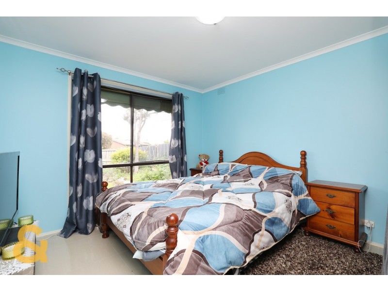 8 Denver Court, Meadow Heights VIC 3048