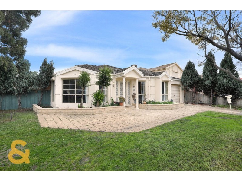 11 Centaurus Avenue, Roxburgh Park VIC 3064