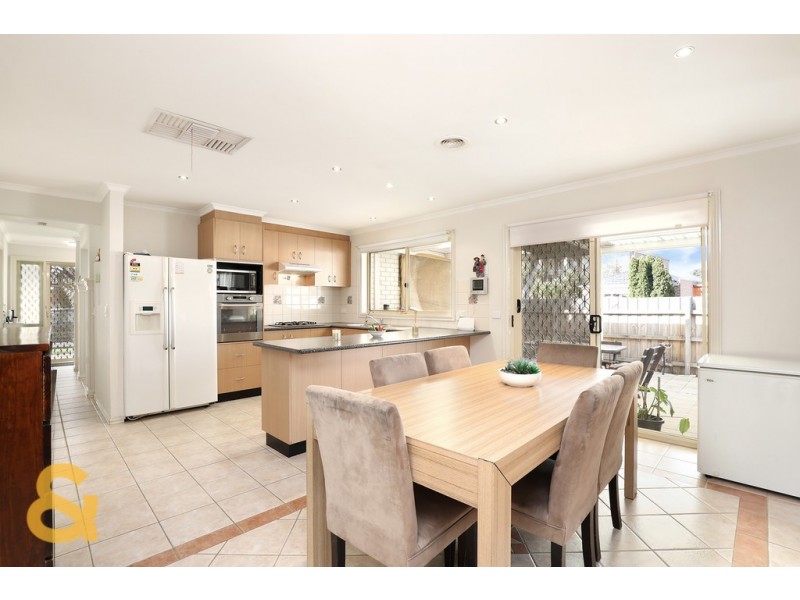 11 Centaurus Avenue, Roxburgh Park VIC 3064
