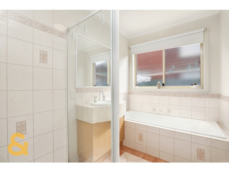 11 Centaurus Avenue, Roxburgh Park VIC 3064