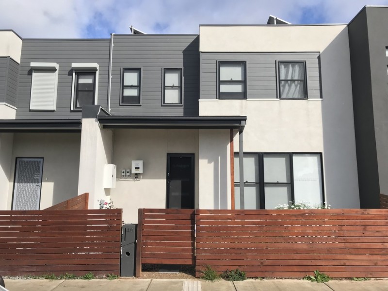 40 Oscar Circuit, Roxburgh Park VIC 3064
