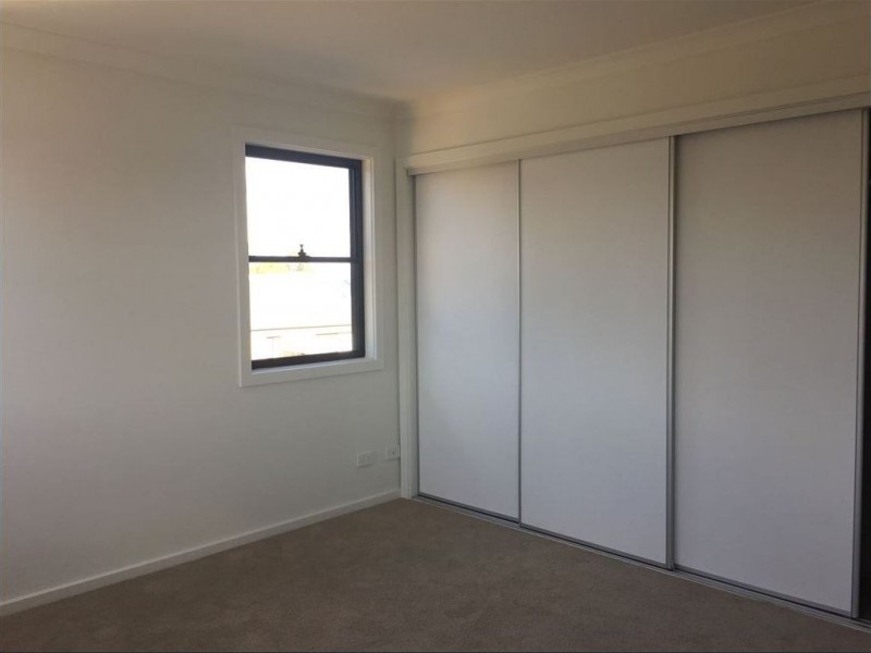 40 Oscar Circuit, Roxburgh Park VIC 3064